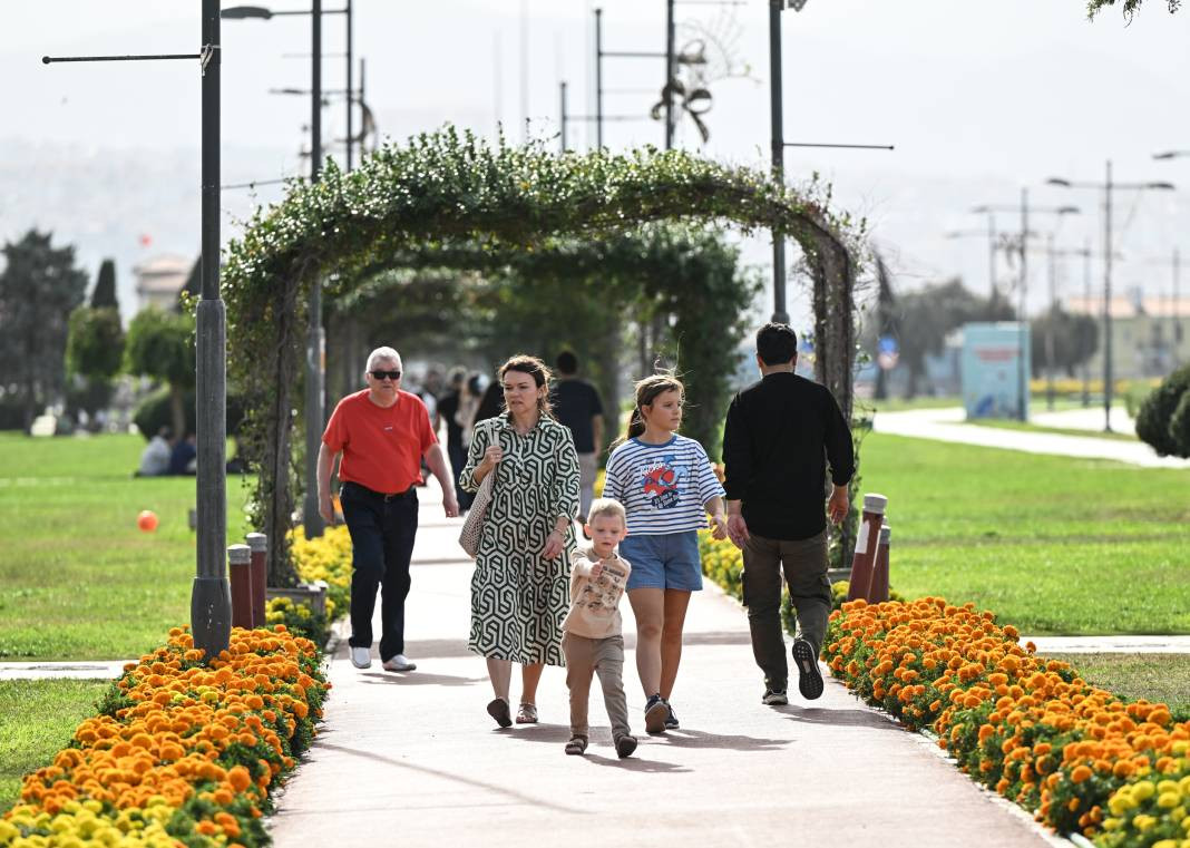 İzmir’de son 64 yılın en sıcak kasım ayı - Resim: 7